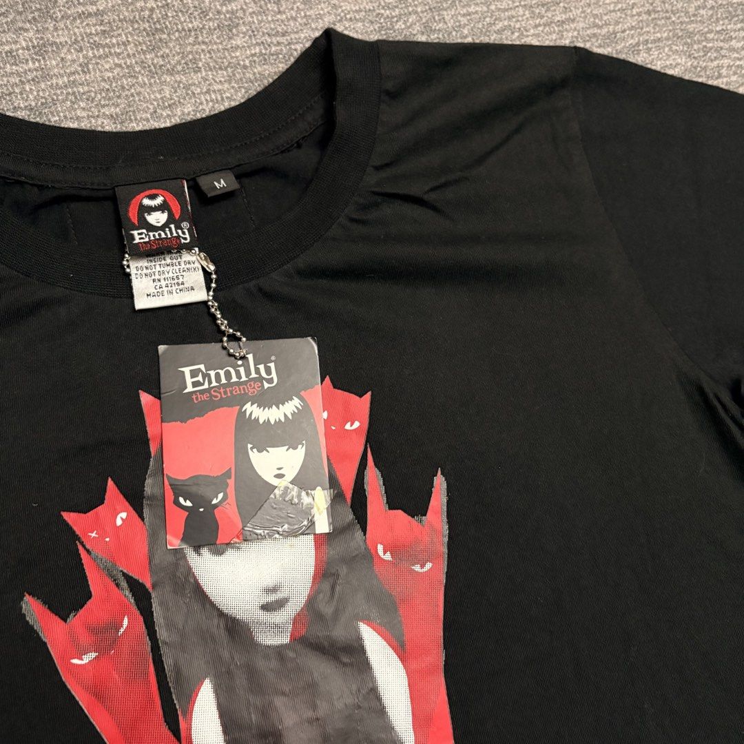 Emily the Strange Red Cat Y2K (Category: Shirts) located in Batangas. Submitted by bermudaph.2 (Listing ID 1464672607, Image 3). Description: .
