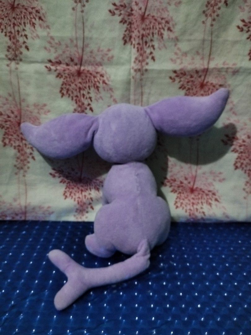 Espeon Pokemon Plush Stuffed Toy (Category: Plushies & Soft Toys) located in Bais. Submitted by oliver34 (Listing ID 1464712300, Image 2). Description: -10 inches - No tag.