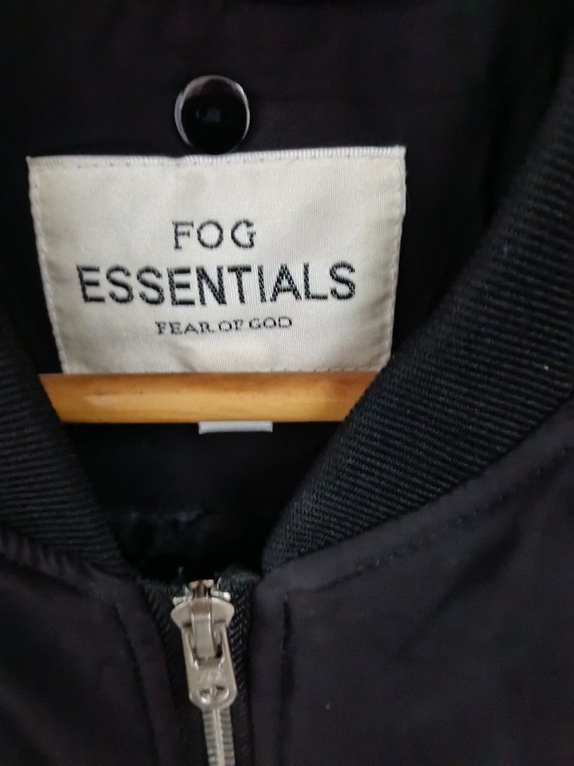 ESSENTIAL BOMBER JACKET JACKET (Category: Coats, Jackets and Outerwear) located in Masbate. Submitted by arielagost83627 (Listing ID 1464620010, Image 3). Description: Color Rate: 9.8/10 Dimes: 24x27 Issue: None Excellent Condition.