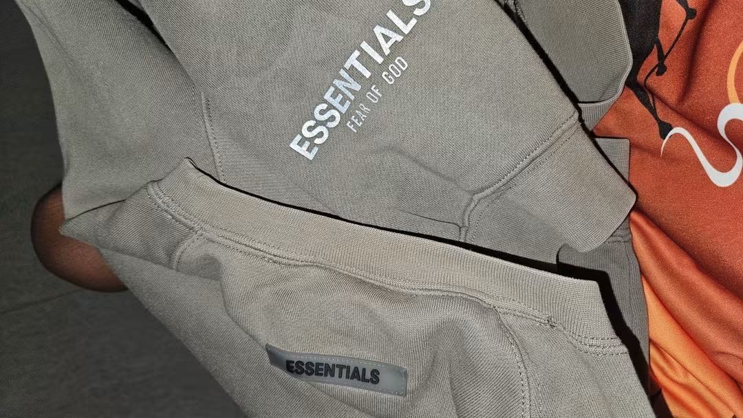 ESSENTIALS FEAR OF GOD (Category: Coats, Jackets and Outerwear) located in Dipolog. Submitted by marcs_thrift (Listing ID 1464609341, Image 3). Description: ESSENTIALS FEAR OF GOD 25x28 NO ISSUE GOOD AS NEW.