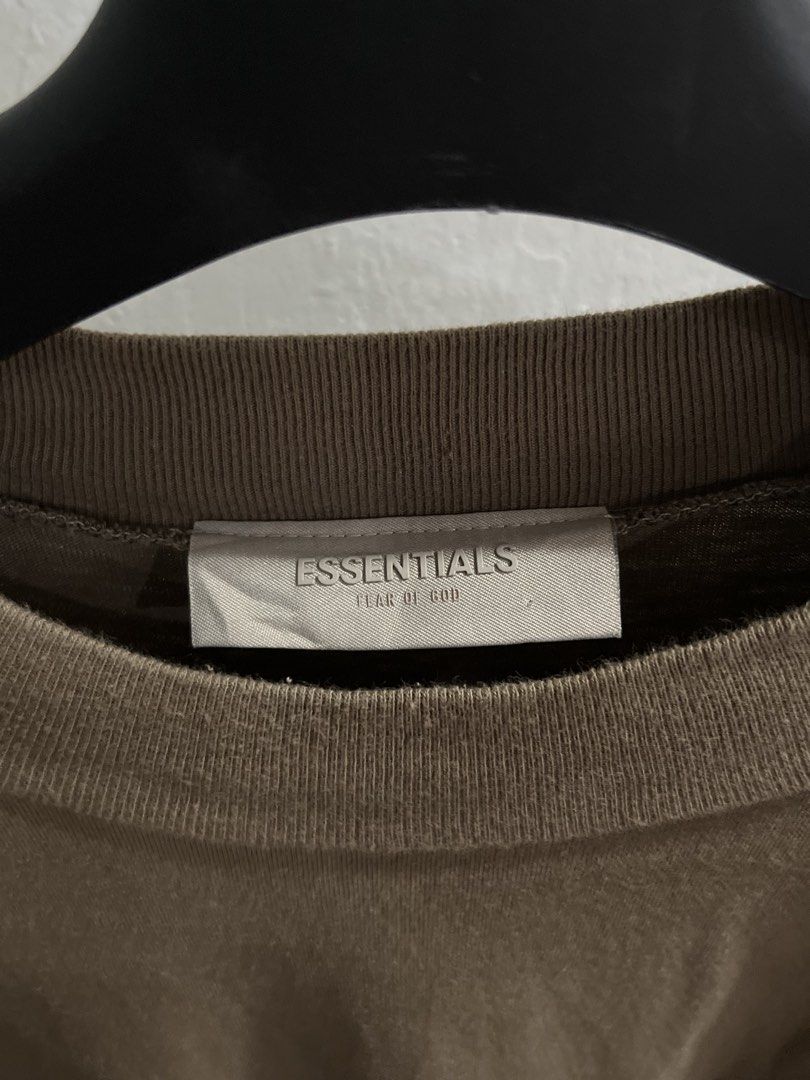 Essentials Oversized Tee (Category: Tshirts & Polo Shirts ) located in Virac. Submitted by _thecave (Listing ID 1464757428, Image 3). Description: Essentials Oversized Tee Excellent 9.5/10 Color Rate No Issue Tagged Size: M Width: 24 Length: 28 .