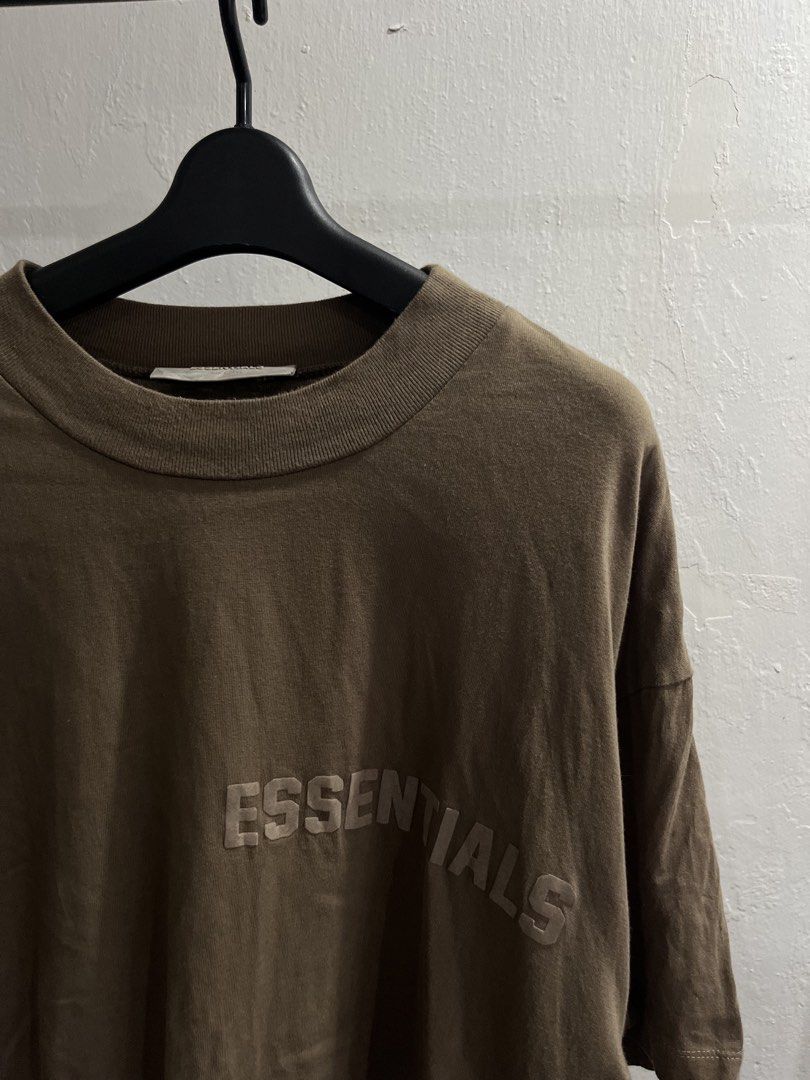 Essentials Oversized Tee (Category: Tshirts & Polo Shirts ) located in Virac. Submitted by _thecave (Listing ID 1464757428, Image 2). Description: Essentials Oversized Tee Excellent 9.5/10 Color Rate No Issue Tagged Size: M Width: 24 Length: 28 .