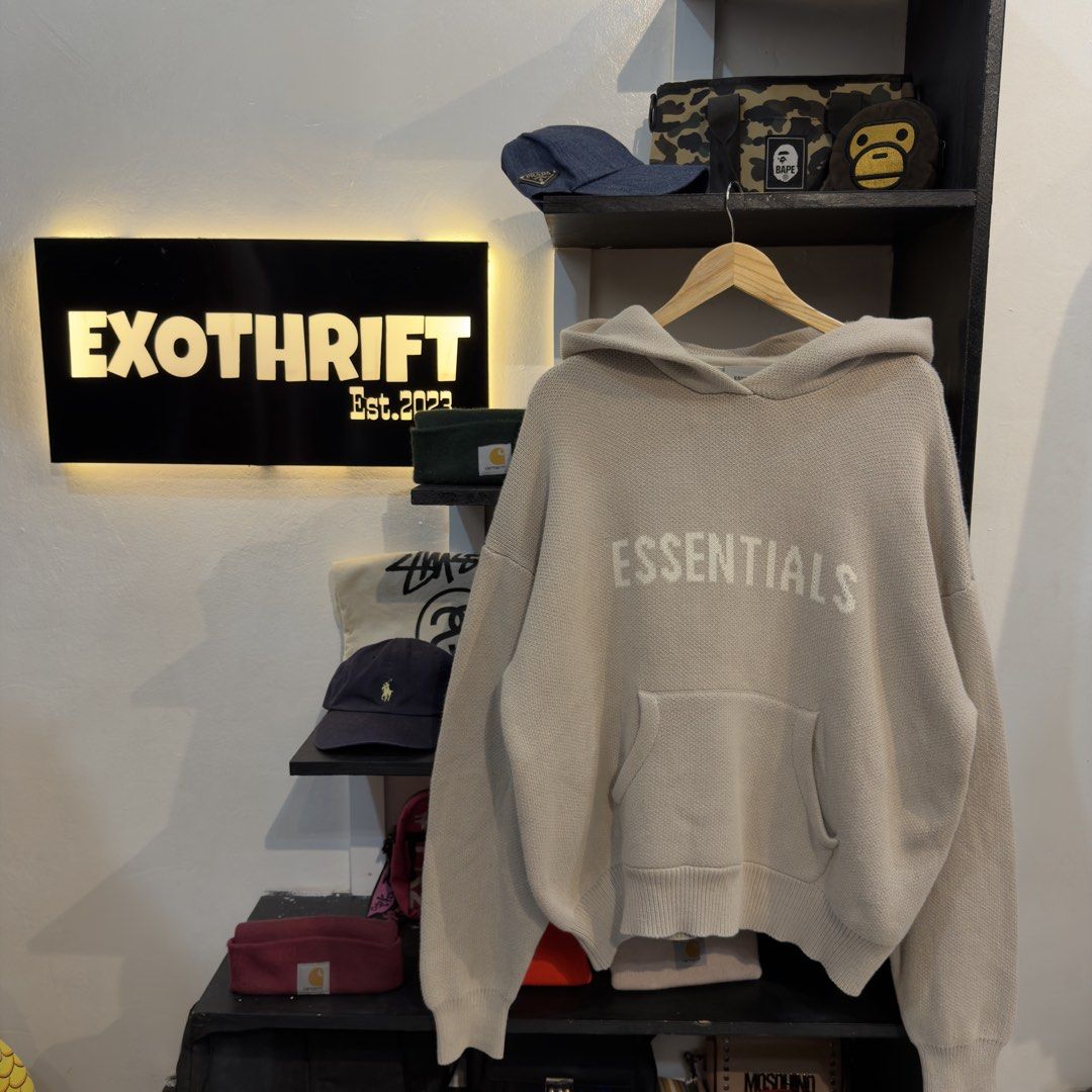 Essentials Script Hoodie (Category: Hoodies) located in Manila. Submitted by jerichomal82553 (Listing ID 1464751716, Image 1). Description: Essentials Script Hoodie 26.5 by 27 Good Condition Complete Tags .