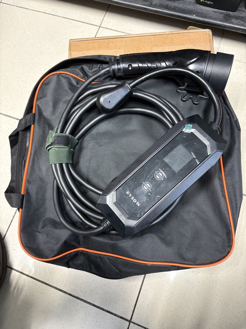 EV charger - Evsow Type 2 , 16A 3.5kw (Category: Audio, Video, Alarm and other Electronic Accessories) located in Quezon City. Submitted by caseygtx (Listing ID 1464687877, Image 1). Description: Evsow EV type 2 EV charger , 16A 3.5 kw , 5 meters Almost new RFS : upgrade .