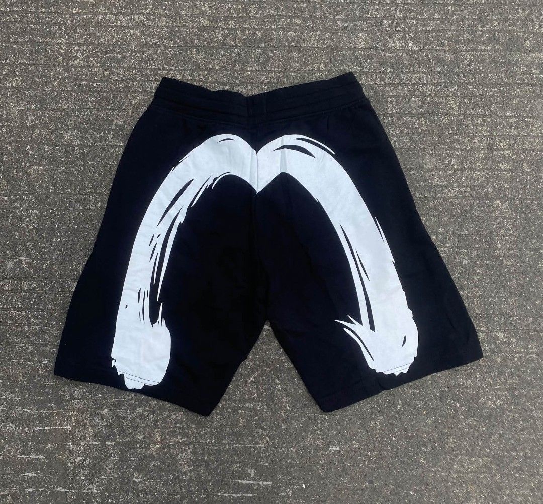EVISU (Category: Shorts) located in Manila. Submitted by lwky.loco (Listing ID 1464755208, Image 3). Description: SIZE: SMALL TO 2XL.
