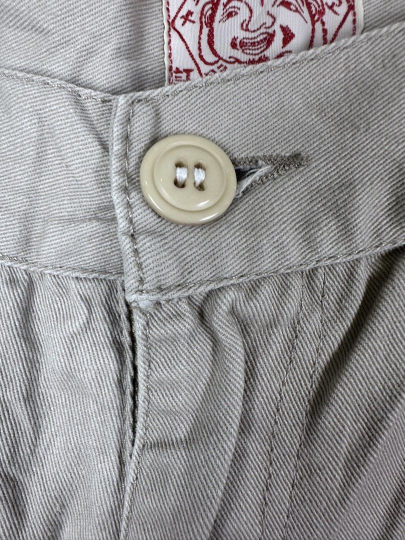 Evisu Jeans Beige Size 36 (Category: Jeans) located in Manila. Submitted by declutterpromax (Listing ID 1464625149, Image 2). Description: - Beige Evisu Pants - Size: 36 - Material: 100% Cotton - Features: Iconic embroidered Evisu logo on back pockets - Closure: Button fly - Style: Great for casual wear - Condition: Please check photos for details.