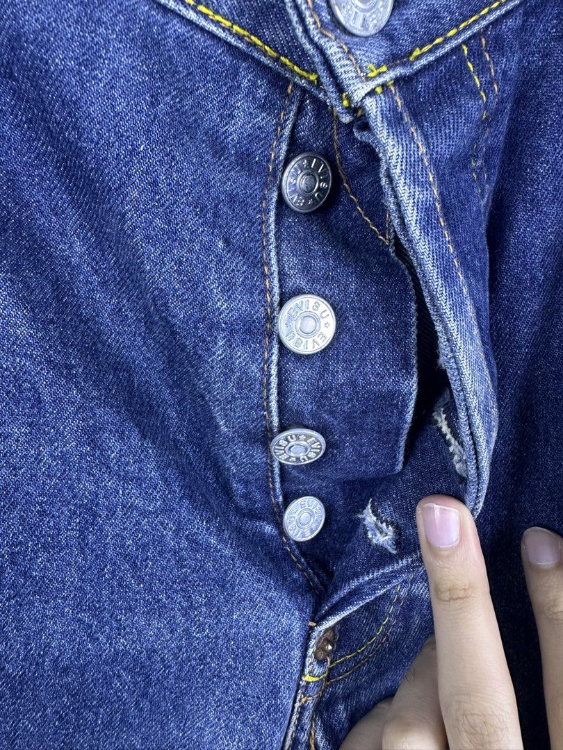EVISU Jeans Blue Denim Button Fly Seagull Logo (Category: Jeans) located in Manila. Submitted by declutterpromax (Listing ID 1464619296, Image 3). Description: - Brand: Evisu - Style: Classic Blue Denim Jeans - Size: 36x32 - Features: Iconic white seagull logo on back pockets - Closure: Button fly - Condition: Good, ready for a new owner.