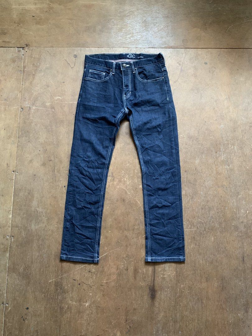 Evisu Slim Fit (Category: Clothes Drying Rack) located in Bacolod City. Submitted by d_archives (Listing ID 1464744568, Image 2). Description: Evisu Slim Fit 30 Waist 38 Length 7 Leg Op Like New 10/10 No Issue.