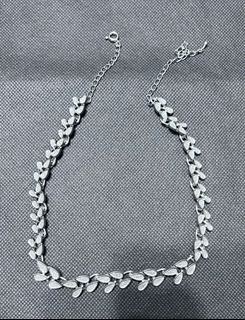 (Category: ) located in . Submitted by cestparfaitvintagejewelries (Listing ID 1464629346, Image 1). Description: .