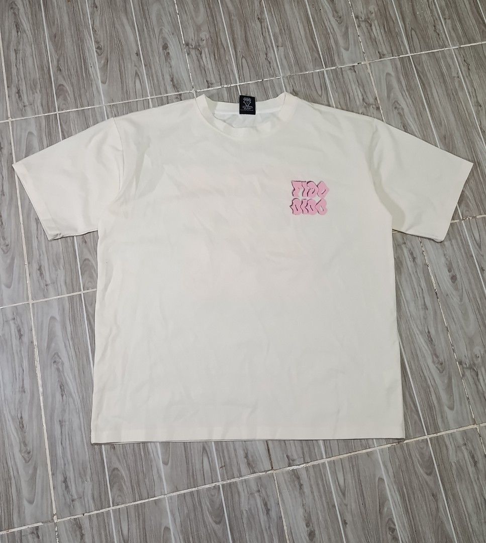 FIDO DIDO TSHIRT (freeshipping) (Category: Tshirts & Polo Shirts ) located in Quezon City. Submitted by gyl-stop (Listing ID 1464687372, Image 1). Description: free shipping 25 x 28.5 excellent condi cr: 9.8/10 issue: dot stain sa sleeves di halata.