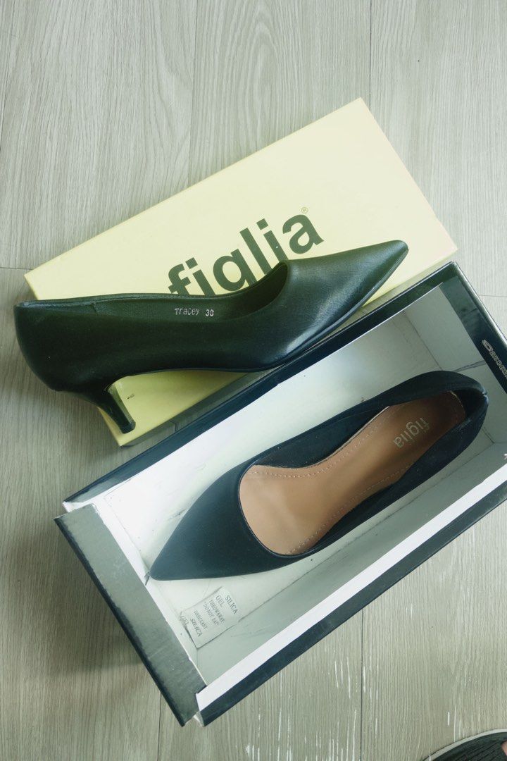 Figlia Tracey Black Heels Size 38 with Box (Category: Heels) located in Manila. Submitted by dirtymatcha05 (Listing ID 1464731233, Image 1). Description: - orig price was 1499 - Brand: Figlia Tracey - Color: Black - Size: 38 - Style: Pointed toe with kitten heel - Condition: Brand new, never worn, pristine condition - Inclusions: Original box and silica gel packet.