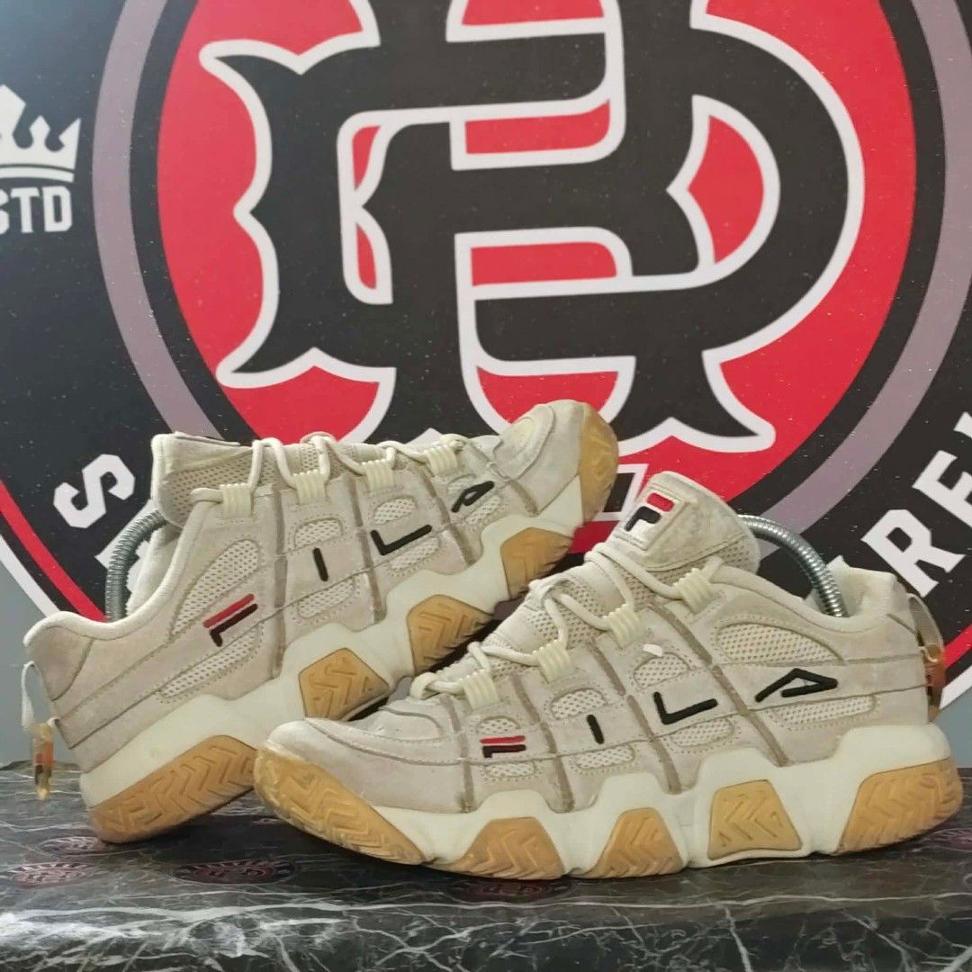 Fila Baracade Low (Category: Sneakers) located in Quezon City. Submitted by kalyedadshoesandapparel (Listing ID 1464702362, Image 3). Description: .