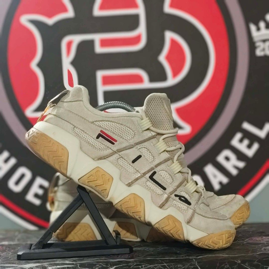 Fila Baracade Low (Category: Sneakers) located in Quezon City. Submitted by kalyedadshoesandapparel (Listing ID 1464702362, Image 2). Description: .