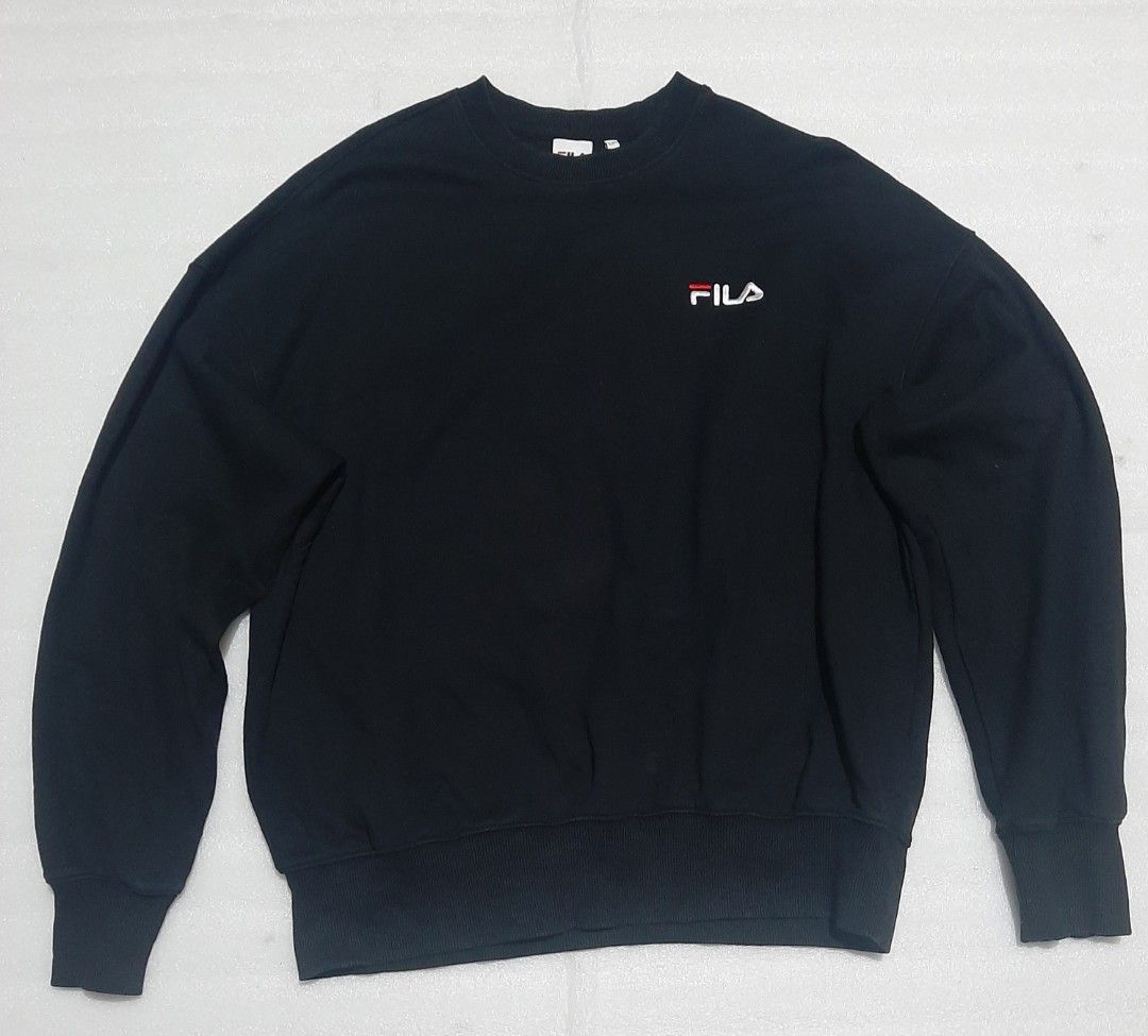 Fila sweatshirt (Category: Coats, Jackets and Outerwear) located in General Santos City (Dadiangas). Submitted by thrift_raid (Listing ID 1464585509, Image 2). Description: size Large.