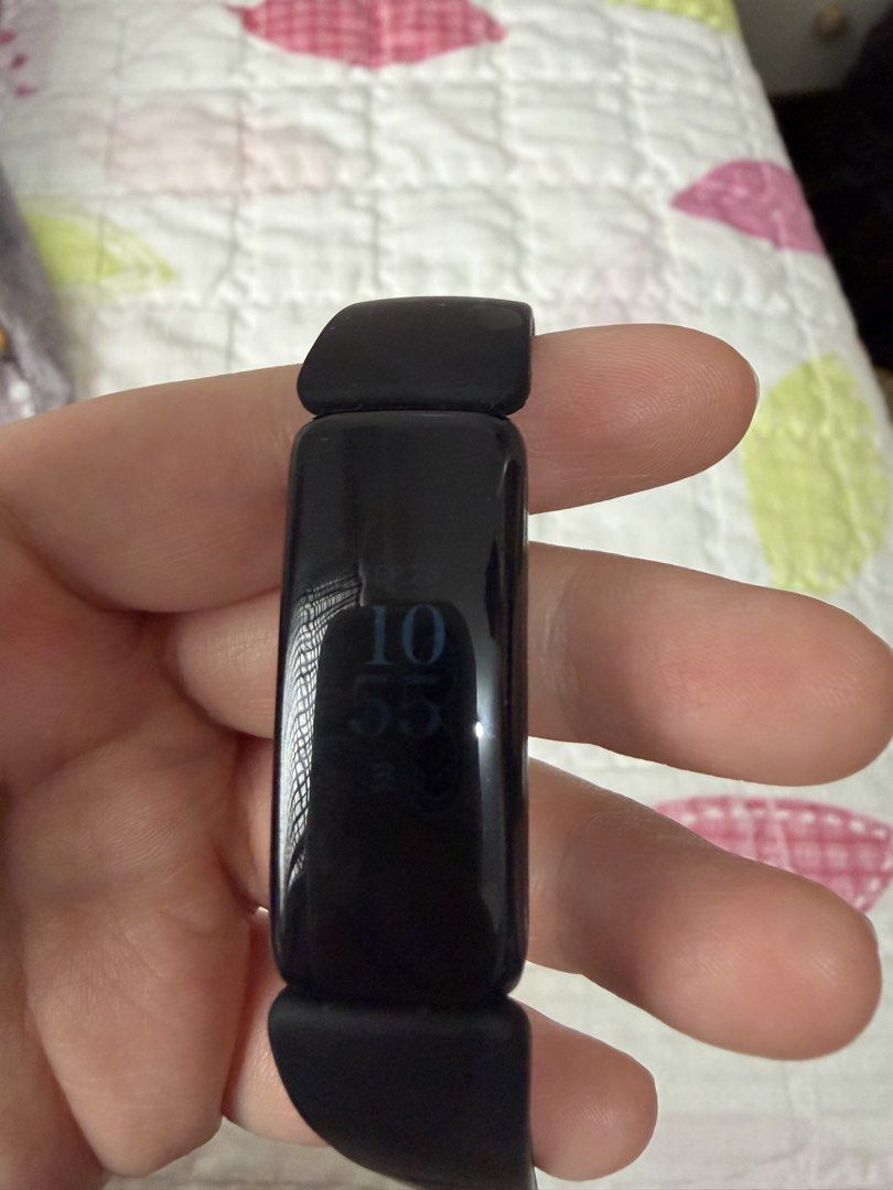 Fitbit Inspire 2 Smartwatch (Category: Wearables & Smart Watches) located in Manila. Submitted by solariaaa (Listing ID 1464618076, Image 2). Description: •Brand new never been used •With charger included •Price slightly negotiable .
