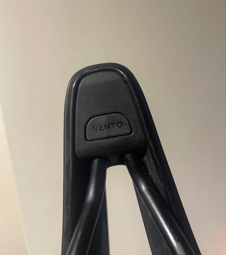 FIZIK Vento Argo R1 Bike Saddle (Category: Bicycles) located in Calamba. Submitted by athlete_decluttering (Listing ID 1464601739, Image 3). Description: Still in very good condition Negotiable RFS: declutterring 140mm.
