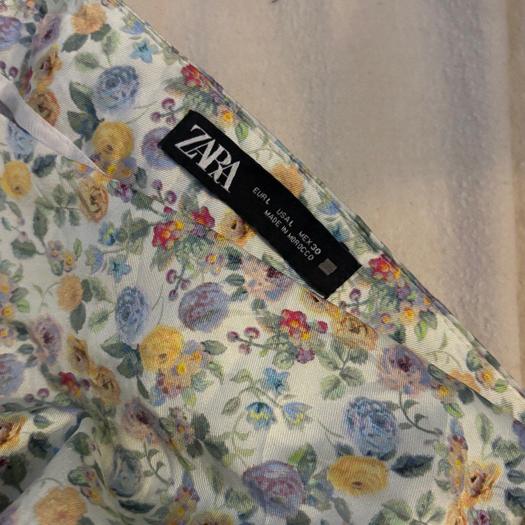 Floral Flowy Satin Long Skirt (Category: Skirts) located in Cainta. Submitted by kairus.luckyfind (Listing ID 1464685344, Image 2). Description: .