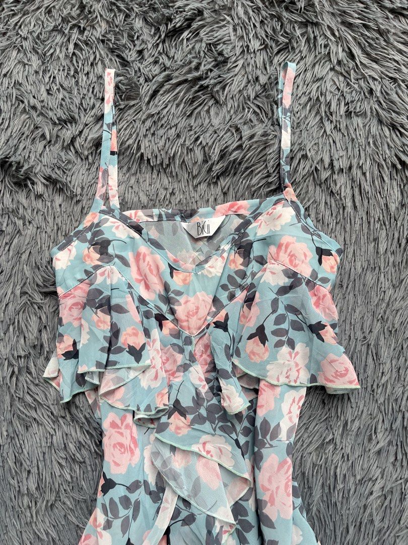 Floral flowy top (Category: Sleeveless) located in Lianga. Submitted by fritzie.mae.l (Listing ID 1464701608, Image 2). Description: 🪷Floral flowy top 𝑺𝒊𝒛𝒆: small-medium 𝑴𝒊𝒏𝒆: 350 𝑺𝒕𝒆𝒂𝒍: +50 increment 𝑳𝒐𝒄𝒌: 650(au).