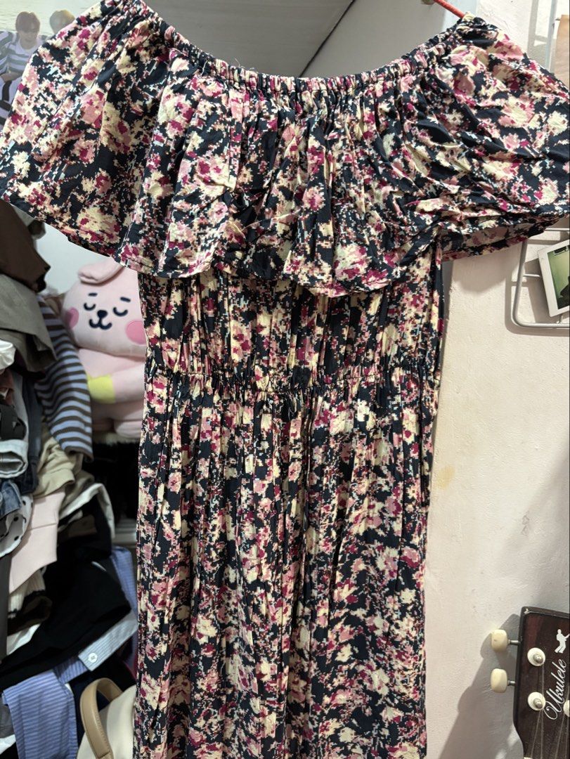 Floral off shoulder dress (Category: Dresses) located in Quezon City. Submitted by den.declutters (Listing ID 1464578214, Image 1). Description: Freesize but fits small to medium frame. Got this in Bali.