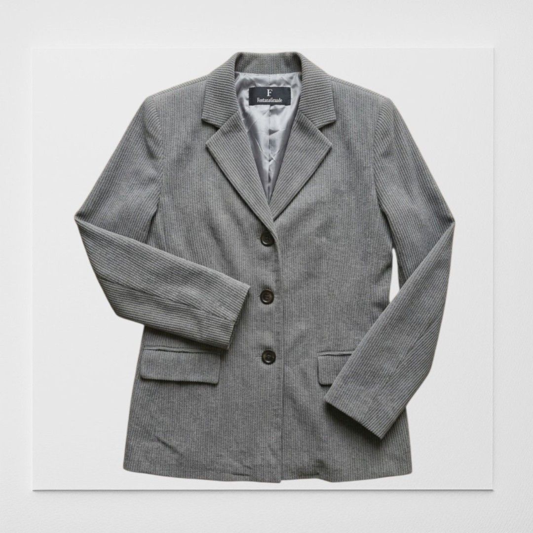 Fontana Grande Fine Rib Textured Gray Blazer Jacket Medium (Category: Coats, Jackets and Outerwear) located in Bacoor. Submitted by aithriftcloset (Listing ID 1464741813, Image 2). Description: Code: Simple Yet Elegant 📢"Please refer to the first photo for the most accurate depiction of the jacket's true color, as lighting may vary in other shots." 📢NOTE: 9/10 🏆👌Fontana Grande Fine Rib Textured Gray Blazer Jacket Medium ⭐Product Description �
