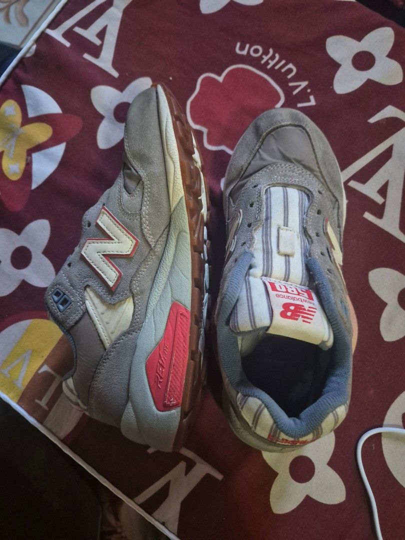 For free size 37-38 pay sf only read description (Category: Sneakers) located in San Jose. Submitted by solestorybylme (Listing ID 1464757486, Image 2). Description: giving away for free just pay shipping fee my only courier is j&t my location is san jose antique. more items will be posted daily i am a bit busy at work.