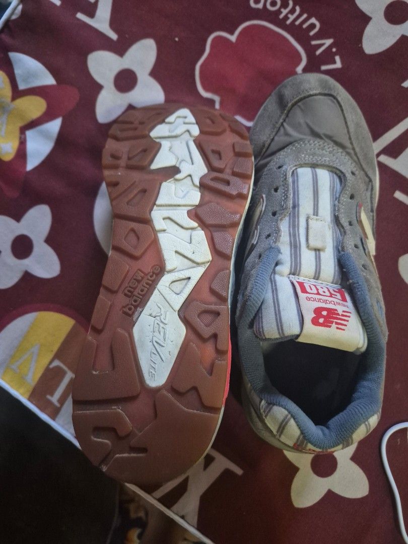 For free size 37-38 pay sf only read description (Category: Sneakers) located in San Jose. Submitted by solestorybylme (Listing ID 1464757486, Image 3). Description: giving away for free just pay shipping fee my only courier is j&t my location is san jose antique. more items will be posted daily i am a bit busy at work.