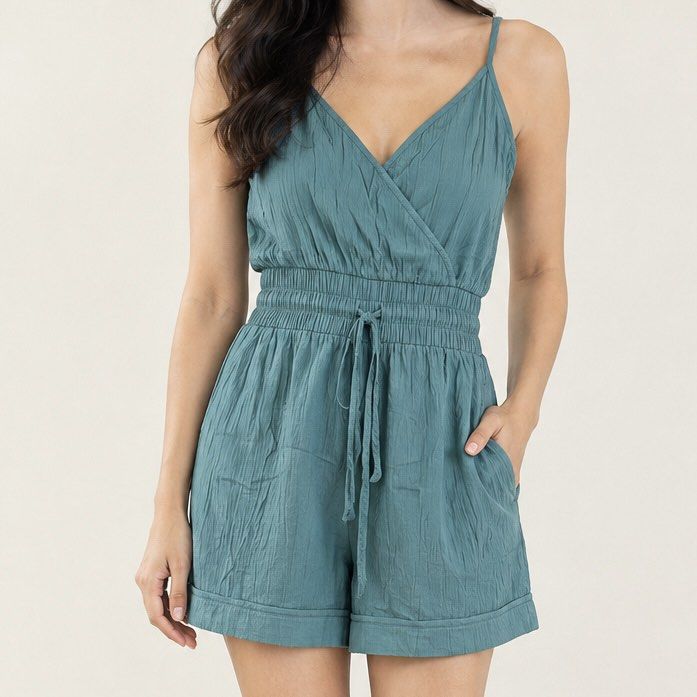 Forever 21 Jumpsuit/Romper (Category: Rompers) located in Paranaque City. Submitted by simplylizzy (Listing ID 1464549901, Image 1). Description: .