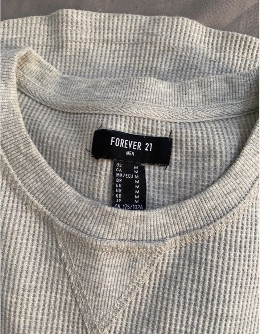Forever 21 Men Grey Waffle Long Sleeve (Category: Coats, Jackets and Outerwear) located in Cavite. Submitted by jauzjauz (Listing ID 1464752138, Image 2). Description: Forever 21 Waffle Sweater (Oversized fit) Size: M-L Condition: 10/10 Width 22.5 Length 28-30 💰550+SF💰.