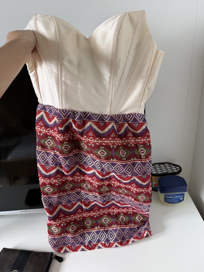 Formal Dress (Category: Evening dresses & gowns) located in Manila. Submitted by regaliarack (Listing ID 1464587503, Image 1). Description: Formal dress for events. Wrong size for me.
