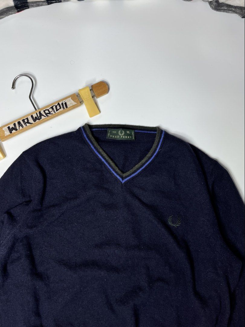 Fred Perry Cardigan Special Edition / Unisex (Category: Coats, Jackets and Outerwear) located in Manila. Submitted by kfundal12349223 (Listing ID 1464608477, Image 3). Description: Fred Perry Cardigan Special Edition / Unisex W20 L25 No issue .