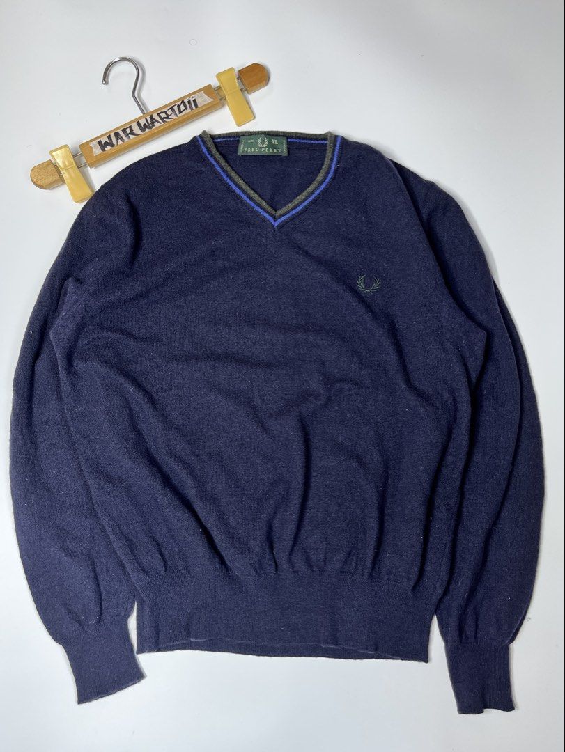 Fred Perry Cardigan Special Edition / Unisex (Category: Coats, Jackets and Outerwear) located in Manila. Submitted by kfundal12349223 (Listing ID 1464608477, Image 2). Description: Fred Perry Cardigan Special Edition / Unisex W20 L25 No issue .
