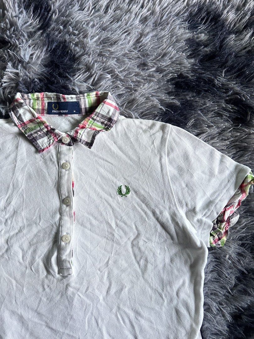 Fredperry Polo (Category: Others Tops) located in Baao. Submitted by prettysixtythrift_17 (Listing ID 1464659739, Image 2). Description: Fredperry Polo ▪️Size: M on tag ▪️Length: 23.5 ▪️Width: 17 ▪️Color Rate: 10/10 ▪️Condition: Excellent ▪️Issue: None.