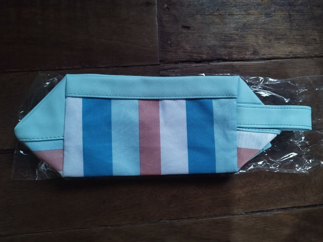 Fresh Stripes Pouch (Category: Purses & Pouches) located in Cavite. Submitted by plorb (Listing ID 1464589734, Image 1). Description: Fresh Stripes Pouch Brand: Avon Condition: New, unused ₱200.