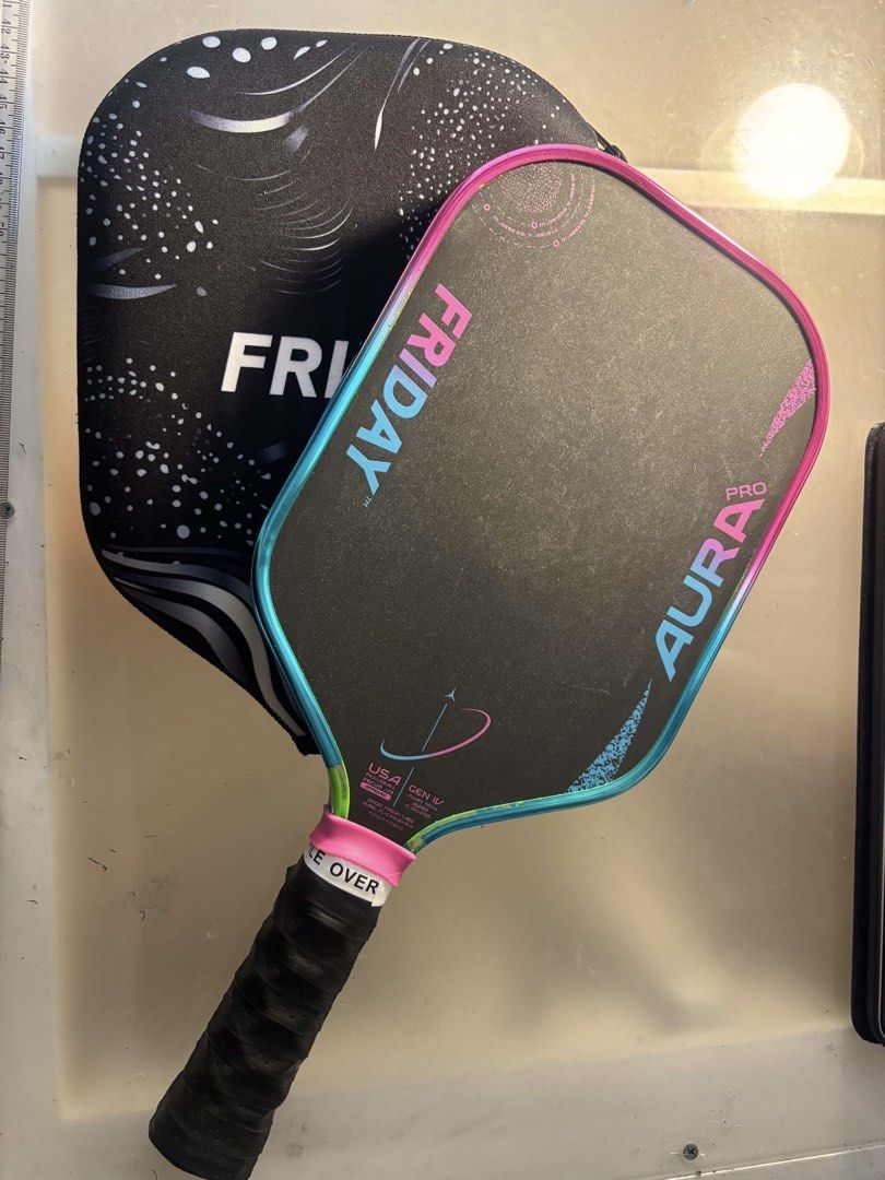 FRIDAY AURA PRO HEXAGRIP (Category: Racket and Ball Sports) located in Davao. Submitted by xyzapalmada (Listing ID 1464751519, Image 3). Description: - USED ONLY FOR 2 MONTHS - SELLING PRICE IS NEGOTIABLE RFS: FOCUS TO TENNIS SLIGHT SCRATCHES AND DISCOLORATION ABOVE THE GRIP ARE VISIBLE. NO HIDDEN ISSUES. LOCATION: Sampaloc, Manila.