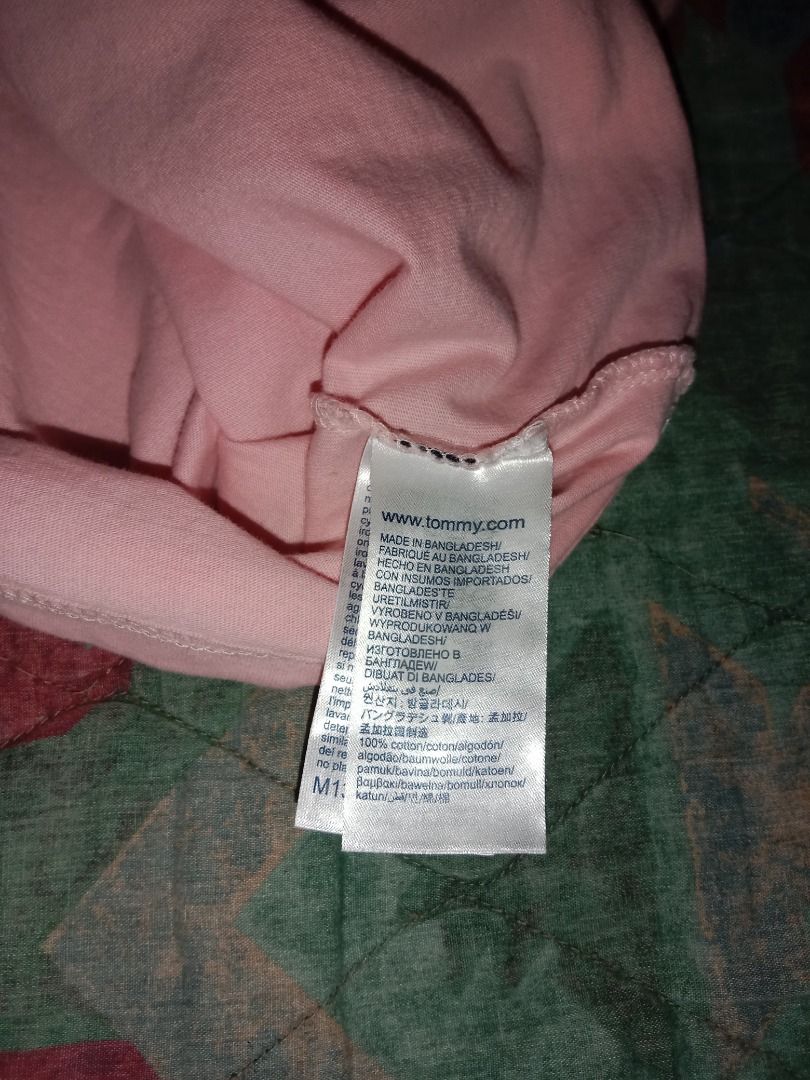 FS TOMMY HILFIGER (Category: Activewear) located in Caloocan City. Submitted by mystic_raynielg (Listing ID 1464619240, Image 2). Description: Tommy Hilfiger T-Shirt - Unisex Pre-owned, good condition Complete tags No issue / no damage 900 negotiable.