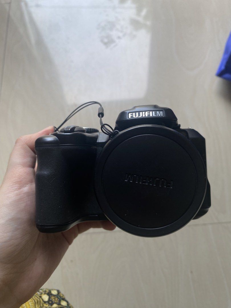 Fujifilm Finepix S8600 (Category: Other Gadgets) located in Cavite. Submitted by tris.preloved (Listing ID 1464636797, Image 1). Description: Fully functional No defect Clear lens no cracks Comes with battery & bag.