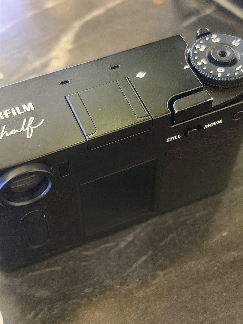 FUJIFILM XHALF FILM CAMERA (Category: Cameras) located in Mandaluyong City. Submitted by lifeofhoe (Listing ID 1464698471, Image 3). Description: Bought on May 25,2026 Original Price: 33990 Barely used Comes with the box and proof of purchase Complete Accessoriest Metro Manila For meetup only Slightly negotiable.
