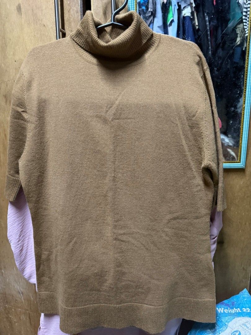 G2000 Brown Turtleneck Knit Sweater (Category: Coats, Jackets and Outerwear) located in Manila. Submitted by olxph_966057981 (Listing ID 1464713271, Image 1). Description: - Brand: G2000 - Color: Brown - Style: Classic turtleneck / high neck - Size: 11 - Material: Warm knit fabric, ideal for colder weather - Condition: Excellent.