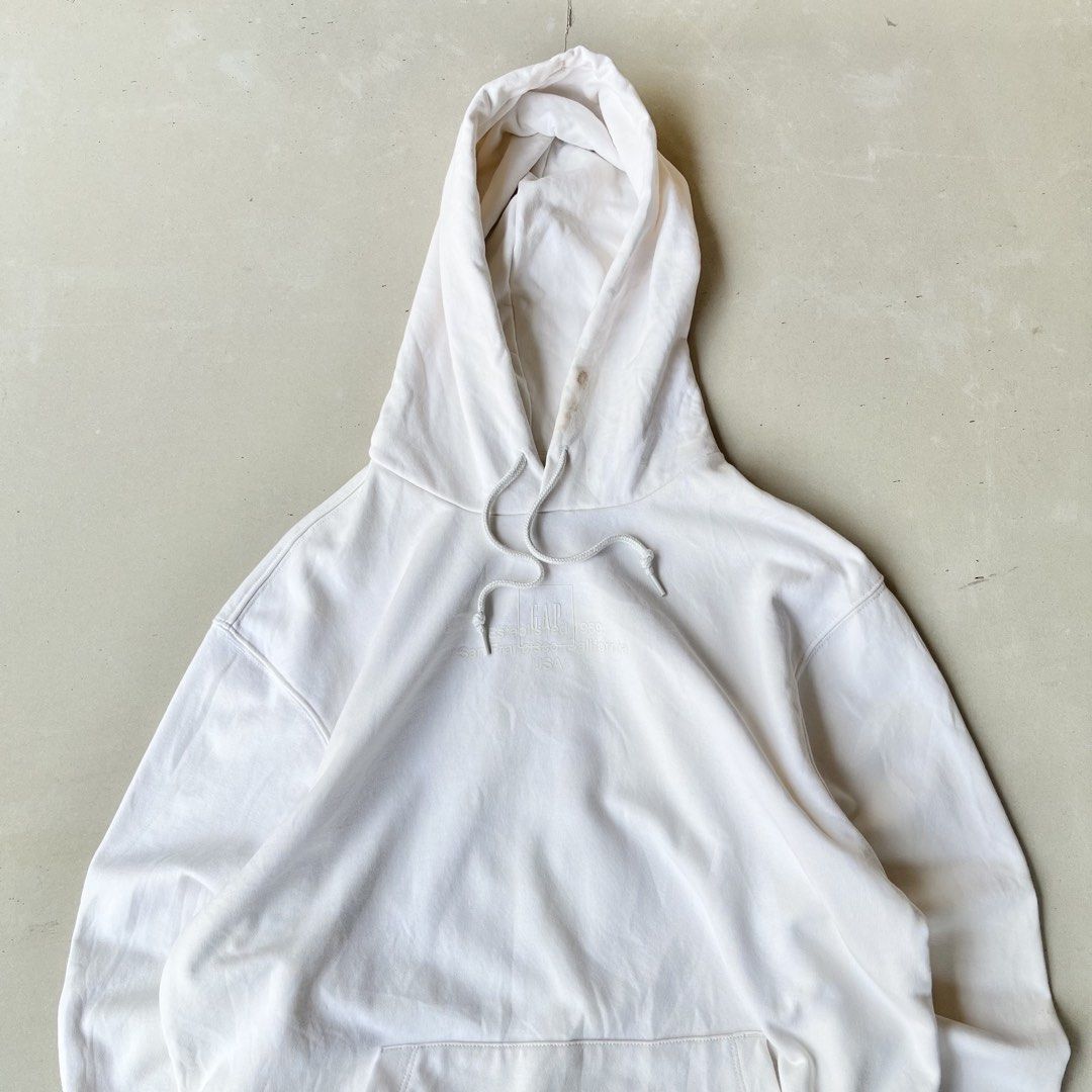 GAP Hoodie (Category: Coats, Jackets and Outerwear) located in Mandaue City. Submitted by chinsyap_03 (Listing ID 1464673177, Image 2). Description: True color last photo Stains.