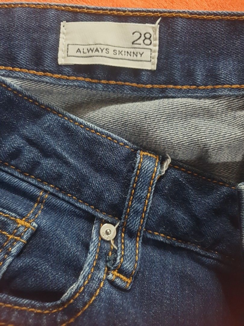 GAP JEANS (Category: Jeans) located in Pasig City. Submitted by yenscollection7271 (Listing ID 1464596149, Image 3). Description: ✅️ LIKE NEW CONDITION ✅️ DEEP BLUE COLOR ✅️ SIZE 28 (US) ✅️ MOP: GCASH OR BANK TRANSFER ✅️ NO RETURNS, EXCHANGES OR REFUNDS ✅️ NO COD.