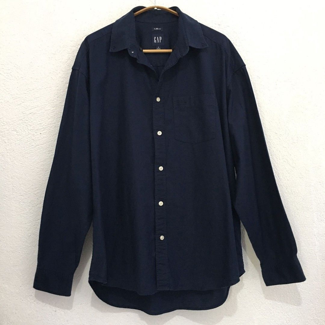GAP Oversize buttondown shirt (Category: Longsleeves) located in Subic. Submitted by ayvee.ph (Listing ID 1464660589, Image 2). Description: GAP Oversize buttondown shirt So pretty & comfy!!!✨ Prelove & Unisex No when worn 🏷Good as bnew Store bought Size: S on tag best fits Large Bust: Upto 43 Length: 27 inches Shoulder: 22 📌Measured via tm ✅Color may differ due to lighting Price: 600 📍Location: Olongapo City 🚛Courier: Reg J&T door to door de