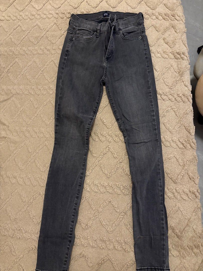 Gap Skinny Jeans (Black) (Category: Jeans) located in Plaridel. Submitted by f.hernandez (Listing ID 1464684751, Image 1). Description: - size 24 - high rise.