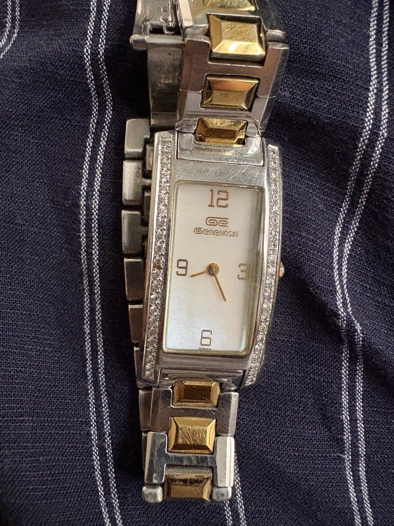Genevoski Watch (Category: Women's Watches) located in Macabebe. Submitted by _tiffanylopez (Listing ID 1464588466, Image 3). Description: genevoski tank diamond side swiss quartz 19.5mm.