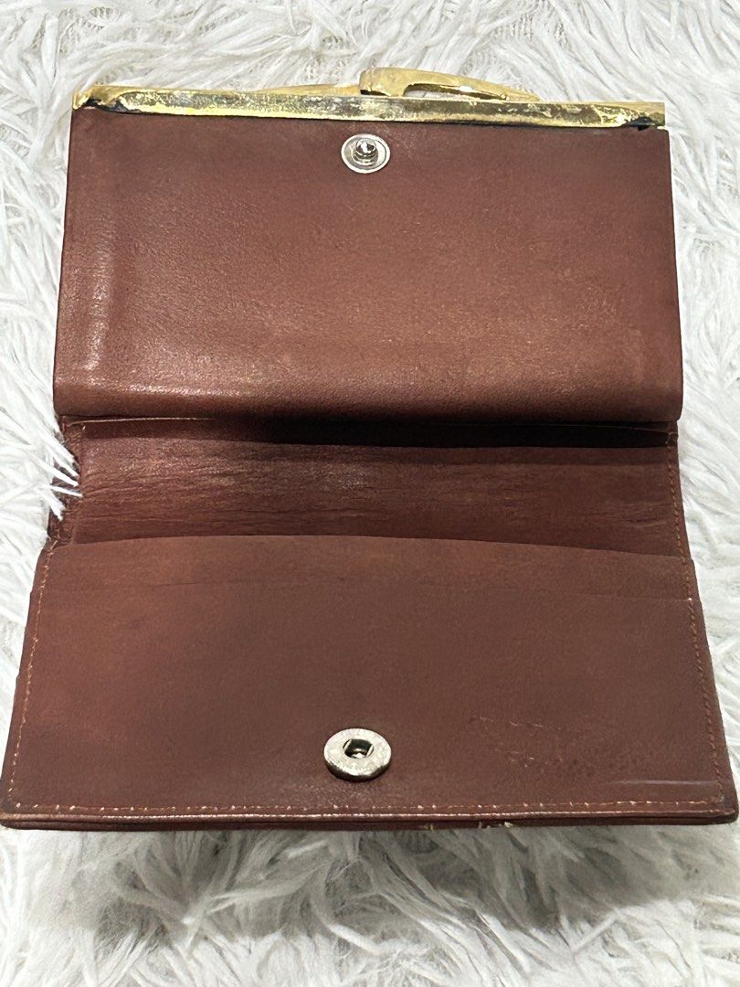 Genuine Crocodile Wallet (Category: Wallets & Card holders) located in Pasig City. Submitted by minminreyn (Listing ID 1464633197, Image 2). Description: Genuine Crocodile Wallet Bifold Wallet/Kisslock sa Coins No issue No LP Cavite or Qc.