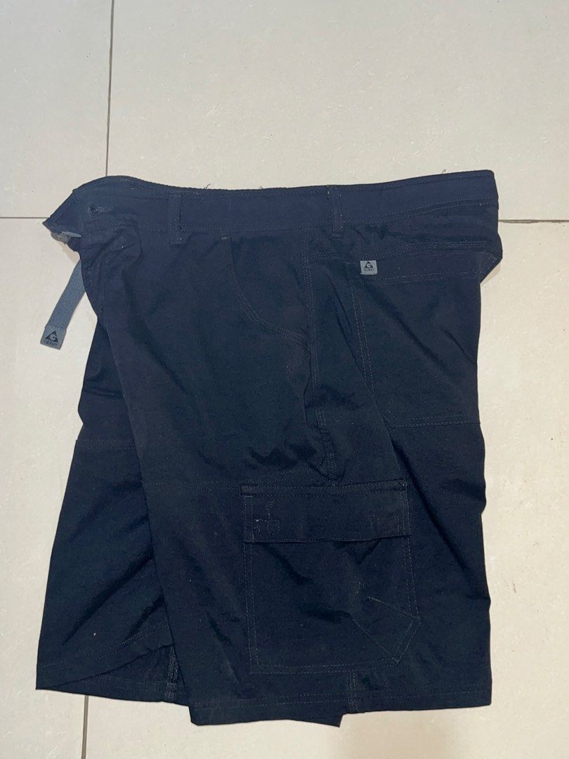 Gerry trek short size 34-36 (Category: Activewear) located in Valencia. Submitted by wts1122.ph (Listing ID 1464583915, Image 3). Description: As new/excellent 10/10 Quick dry Issue: zipper at the back not intack Over all as new condition super wearable comfy to use..