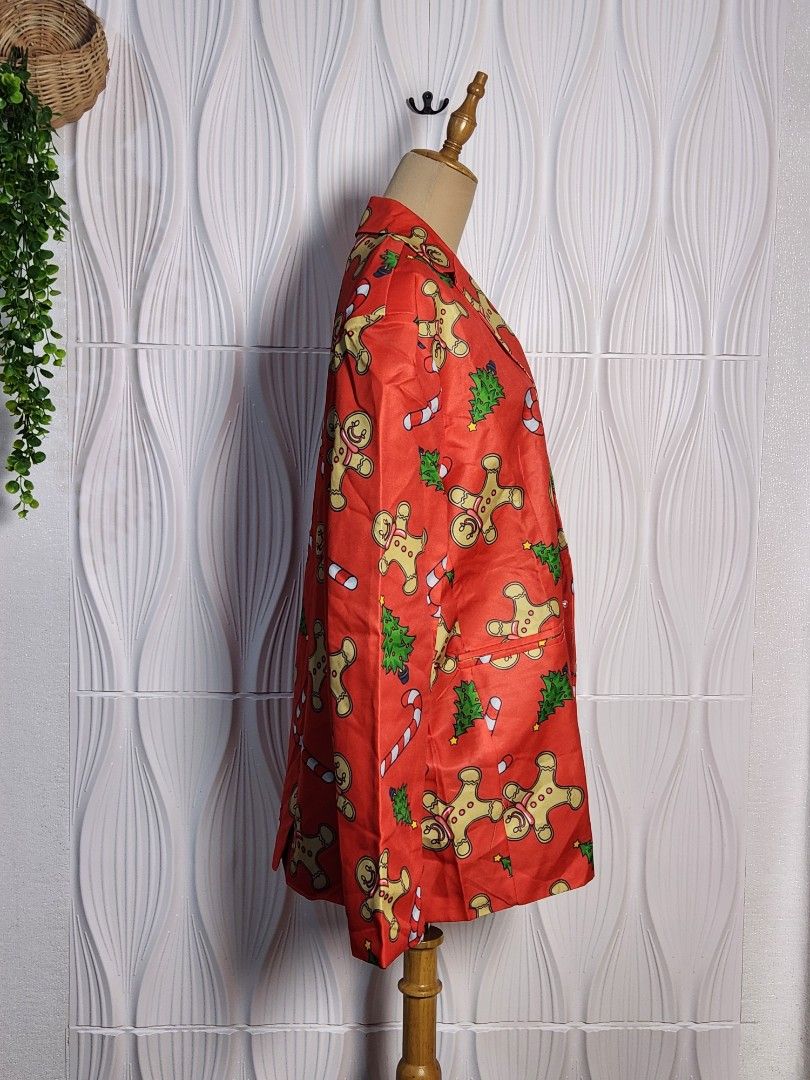 Ginger Bread Chrsitmas Outfit set (Category: Sets or Coordinates) located in Marikina City. Submitted by KanamiFinds (Listing ID 1464628831, Image 2). Description: Blazer: Length: 31 inches from shoulders width: 46 to 48 inches pants: waist: 40 to 41 inches length: 44 inches from waist.