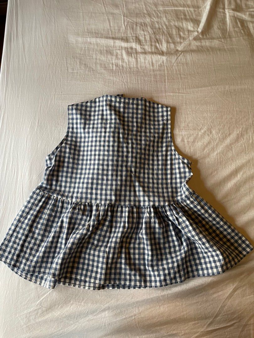 gingham peplum top (Category: Sleeveless) located in Pasig City. Submitted by whatsindscloset (Listing ID 1464610559, Image 3). Description: .