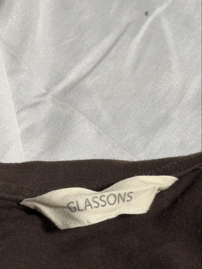 Glassons Brown Cotton Basic Tee (Category: Shirts) located in Manila. Submitted by glossywife (Listing ID 1464628074, Image 3). Description: Size Small Authentic :) Never worn out, just tried it on Mop: GCash / Bank Transfer Mod: GrabExpress / J&T / Lalamove Brandy Melville Zara Isa the label H&M Cotton On Stradivarius Phia Hollister Subdued John Galt Miu the label Traje Linen Bershka Aritzia Princess Polly Free People Realisation Par Meshki Oh P