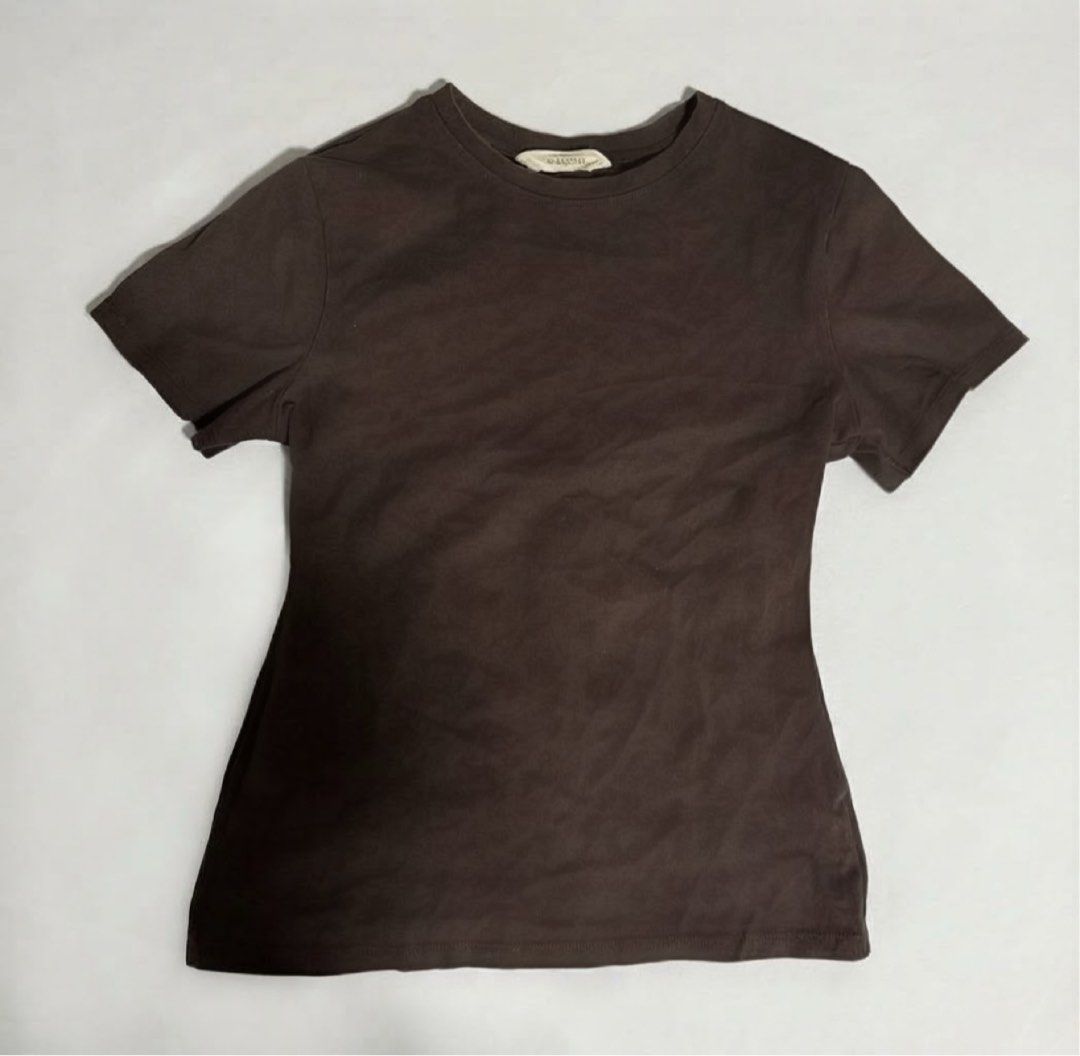Glassons Brown Cotton Basic Tee (Category: Shirts) located in Manila. Submitted by glossywife (Listing ID 1464628074, Image 2). Description: Size Small Authentic :) Never worn out, just tried it on Mop: GCash / Bank Transfer Mod: GrabExpress / J&T / Lalamove Brandy Melville Zara Isa the label H&M Cotton On Stradivarius Phia Hollister Subdued John Galt Miu the label Traje Linen Bershka Aritzia Princess Polly Free People Realisation Par Meshki Oh P