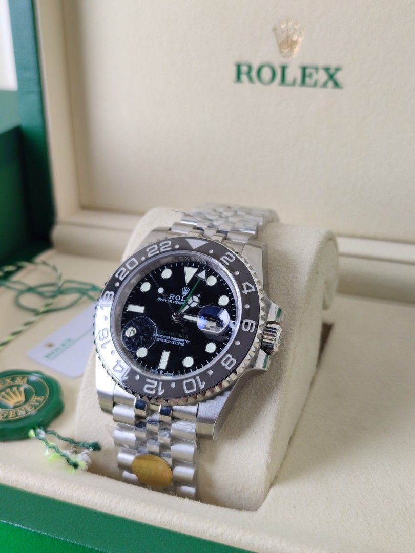 GMT Bruce W@yne - Supacee (Category: Luxury Watches) located in Paranaque City. Submitted by watch_collections_22 (Listing ID 1464611876, Image 2). Description: Price for @ttention only. PM for details and exact price ‼️ Supacee, wanis to wan.